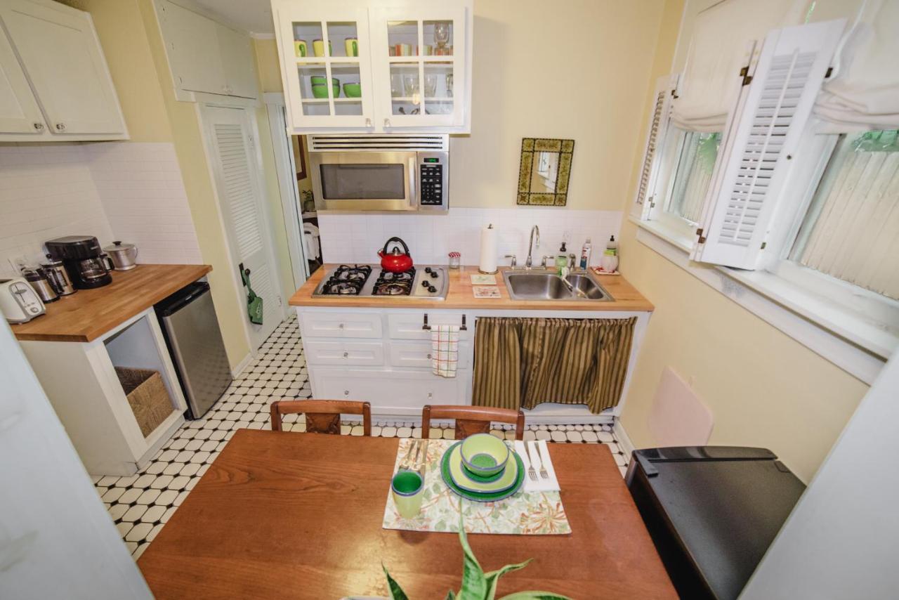 Charming 1923 Cottage At Erehwon Retreat Tampa Exteriér fotografie