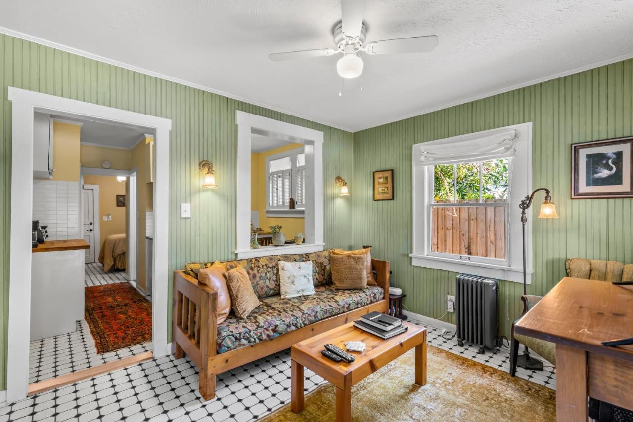 Charming 1923 Cottage At Erehwon Retreat Tampa Exteriér fotografie