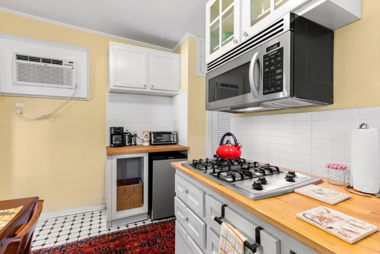 Charming 1923 Cottage At Erehwon Retreat Tampa Exteriér fotografie